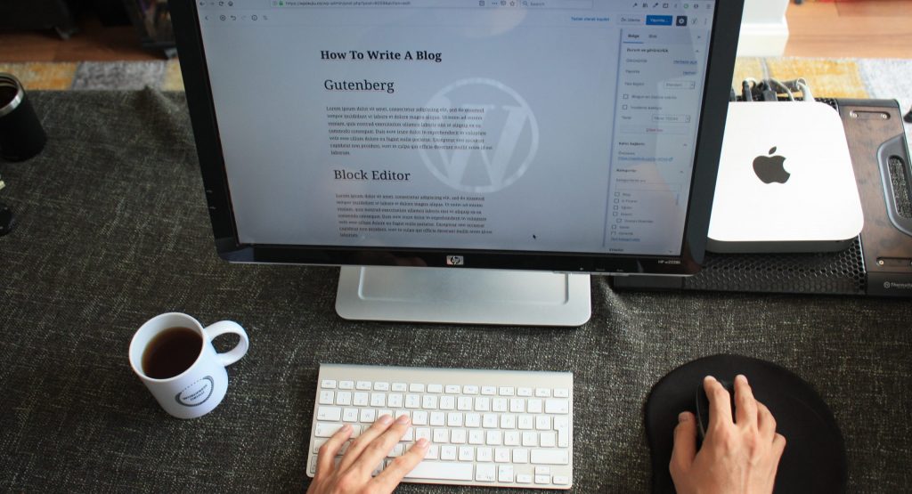 WordPress blogging with gutenberg editor.